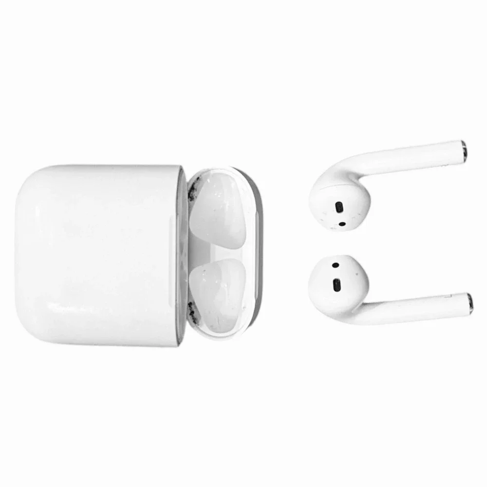 Apple AirPods (model A1523) with Charging Case White